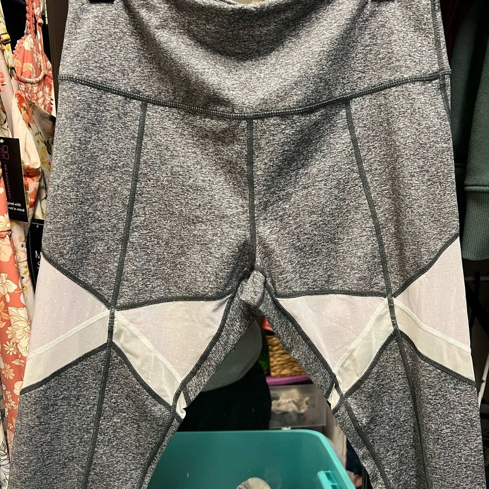 Gray and White Leggings - Picture 5 of 6